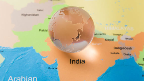 緊張高まるインドとパキスタン…歴史的視点から市場動向を探る