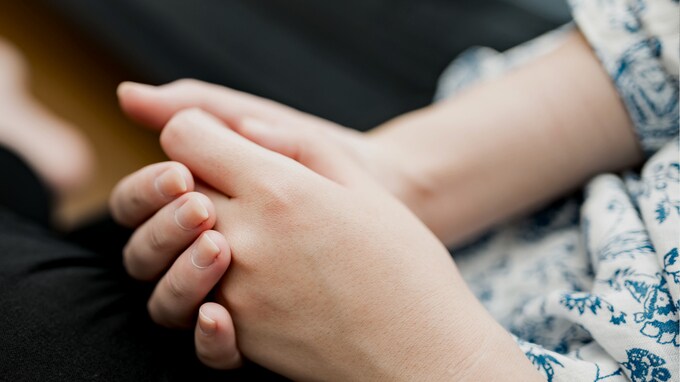 何か気持ち悪いな…幻視で「中年の女性が座っている」のを見た