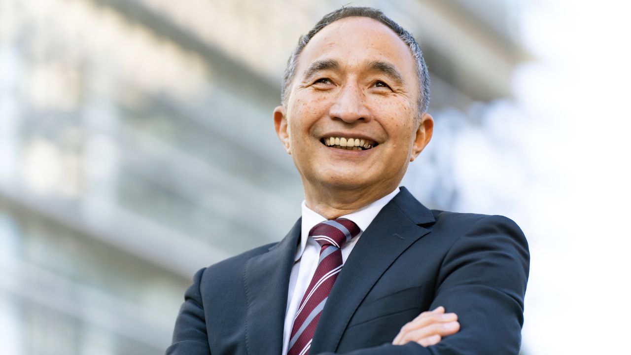 「年金の繰下げ受給を選んで、本当に良かった」〈年金月26万円〉72歳元会社員、夕方のスーパーで「高齢者たち」を見て悟ったこと