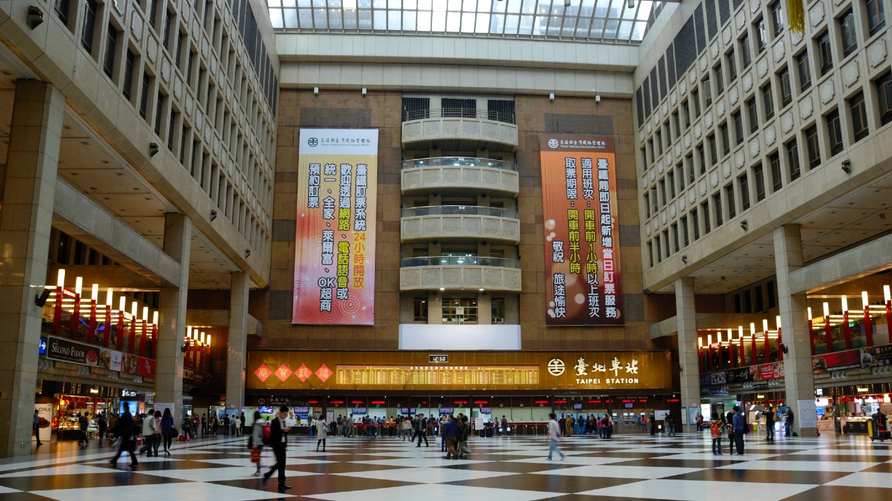 台湾天才IT大臣「台北駅コンコースをそれでも解放する理由」