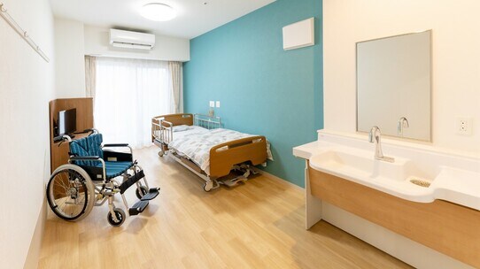 終の棲家ではない?老人ホームに入居後2年以内に死亡する理由