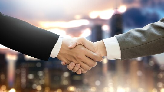 第三者への事業承継 準備段階における3つのポイント