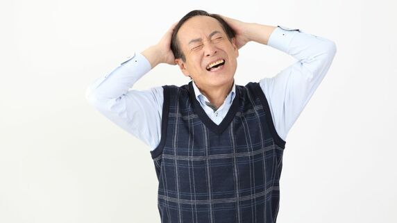 「いつまでも親に甘えるな」…年金生活間近の64歳父、〈月3万円〉で実家に居座る32歳娘を一喝。妻も賛同と思いきや「まさかの反撃」