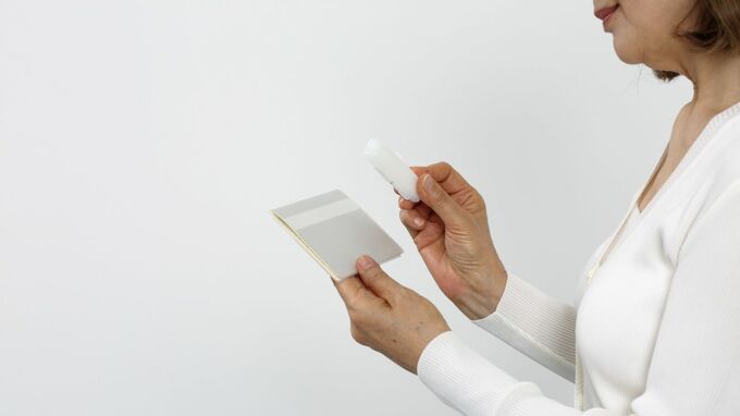 実家になんて帰らなきゃよかった…年金17万円・82歳母の「通帳」を見た58歳次女が確信した「母の気持ち」【FPが解説】