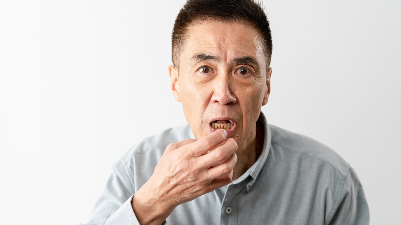 「年金繰下げのせいで、妻を泣かせるところだった…」72歳夫が年金事務所へダッシュしたワケ。妻の厚生年金繰下げに潜む、夫の死後に“支給額が削られる”大損のワナ【FPが警鐘】