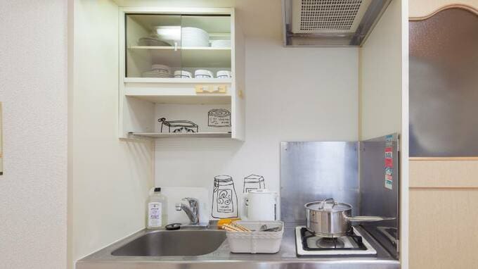 「ちゃんと生活できてる？」手取り22万円で都内一人暮らし・23歳息子を案じて…母が“抜き打ち訪問”→目撃した〈異様な部屋〉