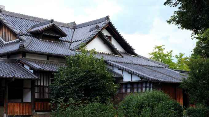 空き家だった「300坪の実家」が地域貢献を果たす名物施設に…“ボロボロの旧家”を蘇らせた〈意外な方法〉とは？【空き家収益化のプロが解説】