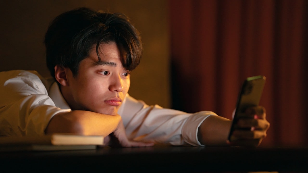 年金なんて、あてにならない…NISAで月10万円投資する〈手取り26万円〉28歳男性、極端な節約生活の代償は「誰からもLINEが来ない毎日」