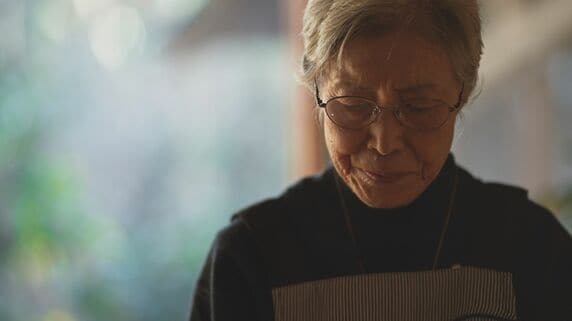 墓場まで持っていく覚悟です…90歳義母と二人暮らしの年金18万円・夫を亡くした69歳寡黙な女性。絶対に明かすことができない「40年来の秘密」【FPが解説】