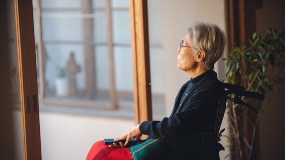 同居すれば相続の際に節税になるが…65歳夫が〈財産2億円・90歳一人暮らしの母〉との同居を諦めた「妻の一声」とは？【相続の専門家が解説】