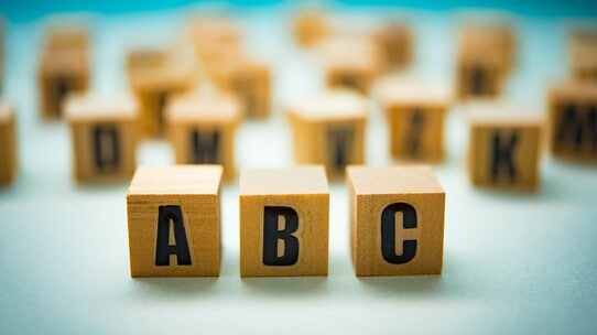 日本の英語力が急落していた…「教育改革」は望みとなるのか？