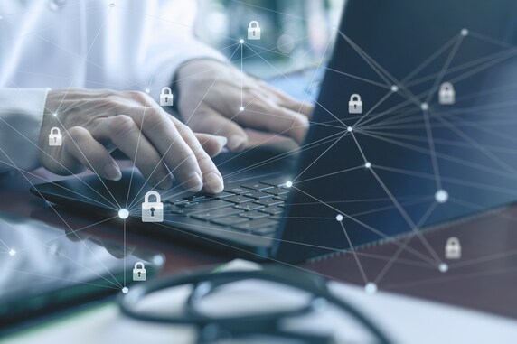 クリニックも標的に…「サイバー犯罪」にどう備えるか？ 