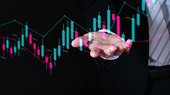 ギャンブラーか？ それとも経営者か？…投資初心者が知っておくべき、株式の「短期投資」「長期投資」の根本的な違い【経済評論家が解説】