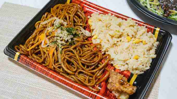 「会社がすべてだった…」定年翌日、60歳元管理職がひとり見つめるコンビニ弁当。静まり返った食卓で知った現実