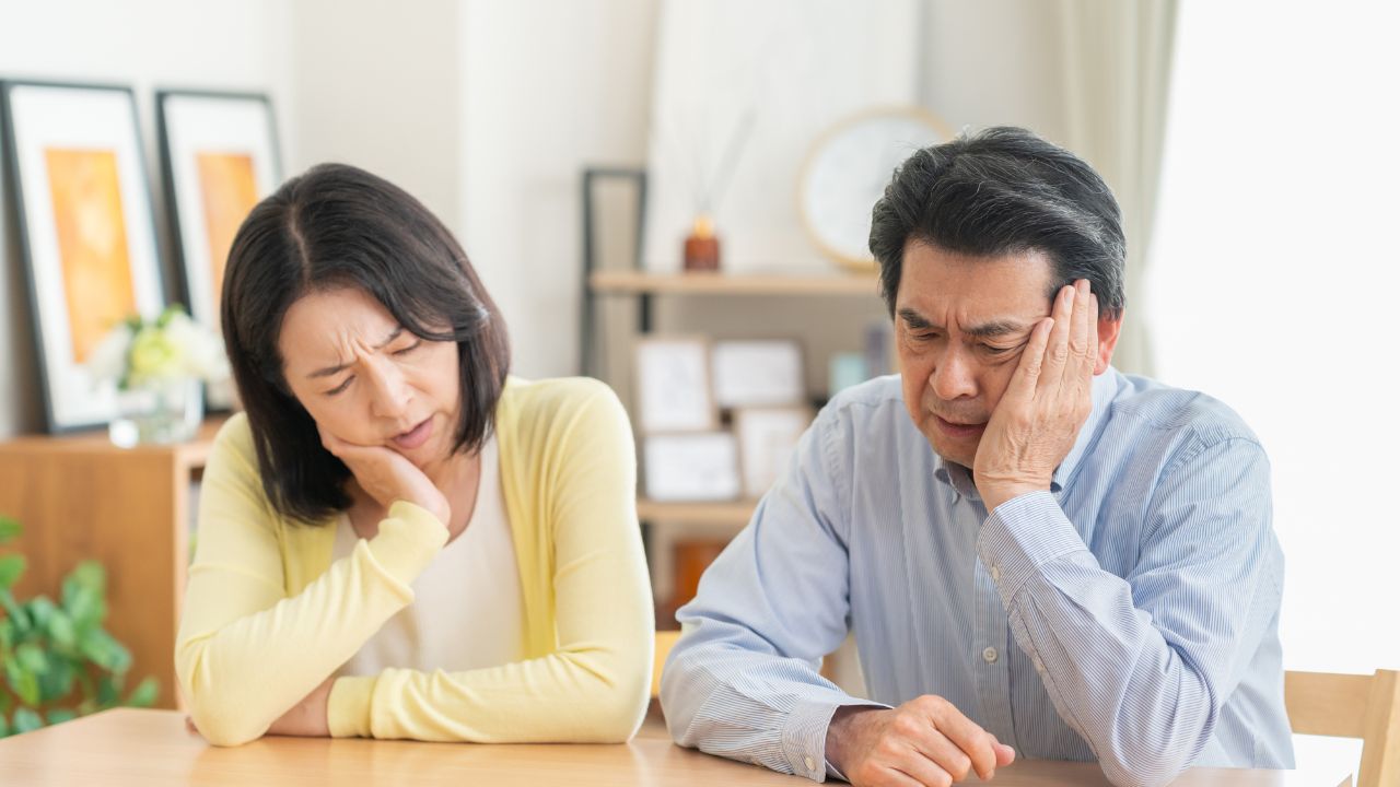 「徒歩5分は近すぎたな…」年金月28万円・老後資産3,200万円の68歳夫婦。長男夫婦への「住宅資金500万円援助」を今さらながら後悔する切実理由