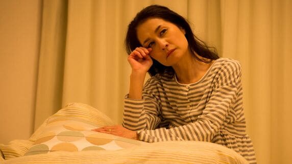 〈資産9,000万円〉55歳女性公務員「今すぐ辞めたい、でも怖いんです…」ボロボロになるまで働き、老後不安で眠れない夜【CFPが解説】