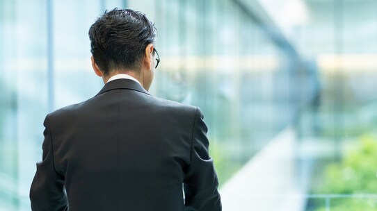 年収1,600万円・59歳エリート部長…定年直前、タワマン高層階で気づいた“老後破産”の未来に「俺の人生、なんだったんだ」【CFPの助言】