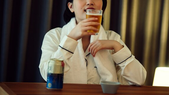 「寝不足」と「アルコール依存症」は“地続き”の関係…不眠大国・日本への警鐘