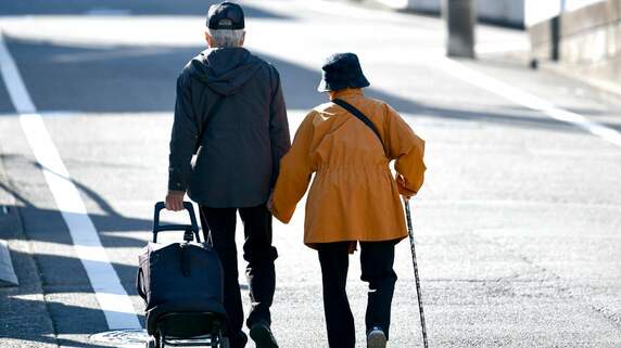 繰下げ受給で月7万円増えたが…〈年金24万円〉の73歳男性、「もっと早くもらえば」と漏らす理由