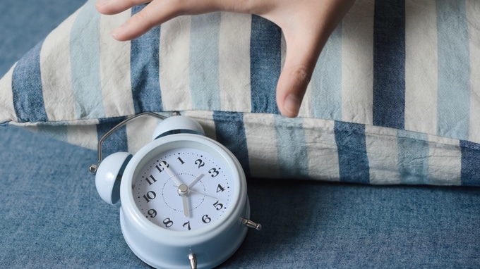 「朝起きたとき」に感じる目の違和感･･･原因は何か？