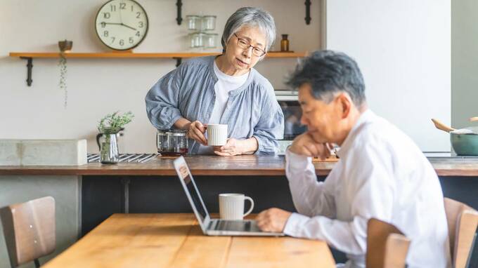 70代・年金月18万円…妻に先立たれた「昭和タイプの男」、子どもたちに疎まれ老人ホームに入所も、思わず半年で飛び出した「まさかの理由」