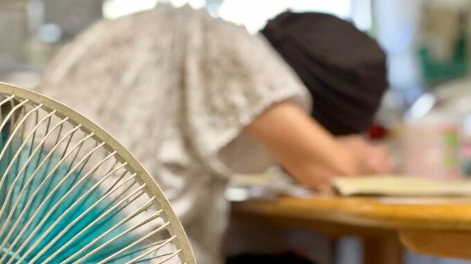 「どうしてこうなったの…」通帳の記録に69歳妻、愕然。〈年金月23万円・貯蓄2,000万円〉の“老後安心世帯”が一変した日