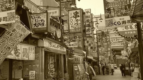 キクノは京都の下宿を引き払い、帝国キネマの本拠である大阪に移り住んだという。（※写真はイメージです／PIXTA）