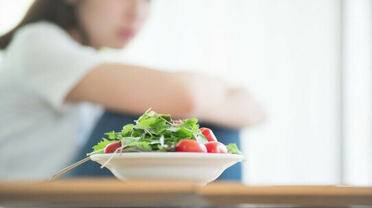 カロリー制限をしても「実はあんまり痩せられない」?「栄養学の常識」が変わりつつある【医師が解説】