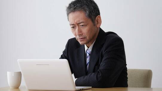 年収900万円・50代勝ち組サラリーマン〈ねんきん定期便〉の見込額に衝撃…「なにかの間違いでは」