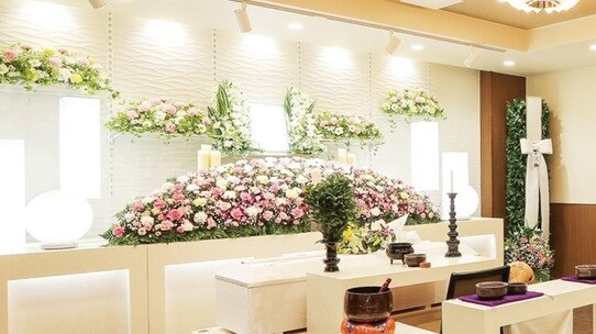 成長市場だが収益減の葬儀業界…コロナ禍でも「撤退店ゼロ」を続ける「葬儀会館ティア」のFC戦略