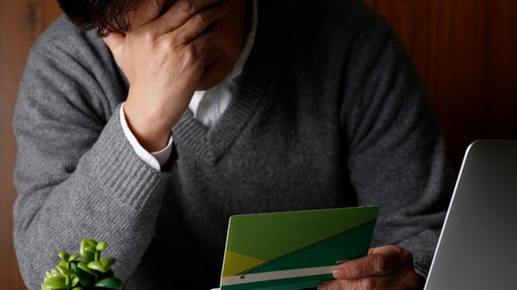 実家が太いから大丈夫…〈年金19万円〉高を括った68歳夫婦→銀行からの“衝撃宣告”で、老後破産寸前。断末魔のあがき「老人ホームの母の命が尽きるのをひたすら待つ」【FPが解説】