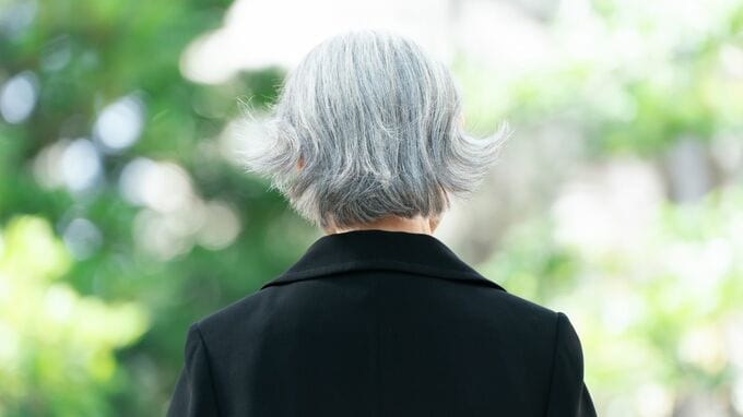 「もっと話をすればよかった…」69歳元専業主婦、〈貯金200万円〉〈遺族年金月6万円〉という厳しい現実に唖然。夫の死後に湧き出た「感謝と悔恨」のワケ