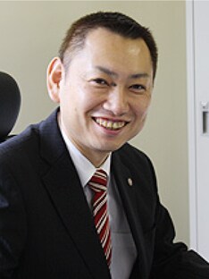 田崎 裕史