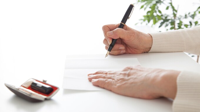 「争族」を防ぐための自筆証書遺言のメリット・デメリット