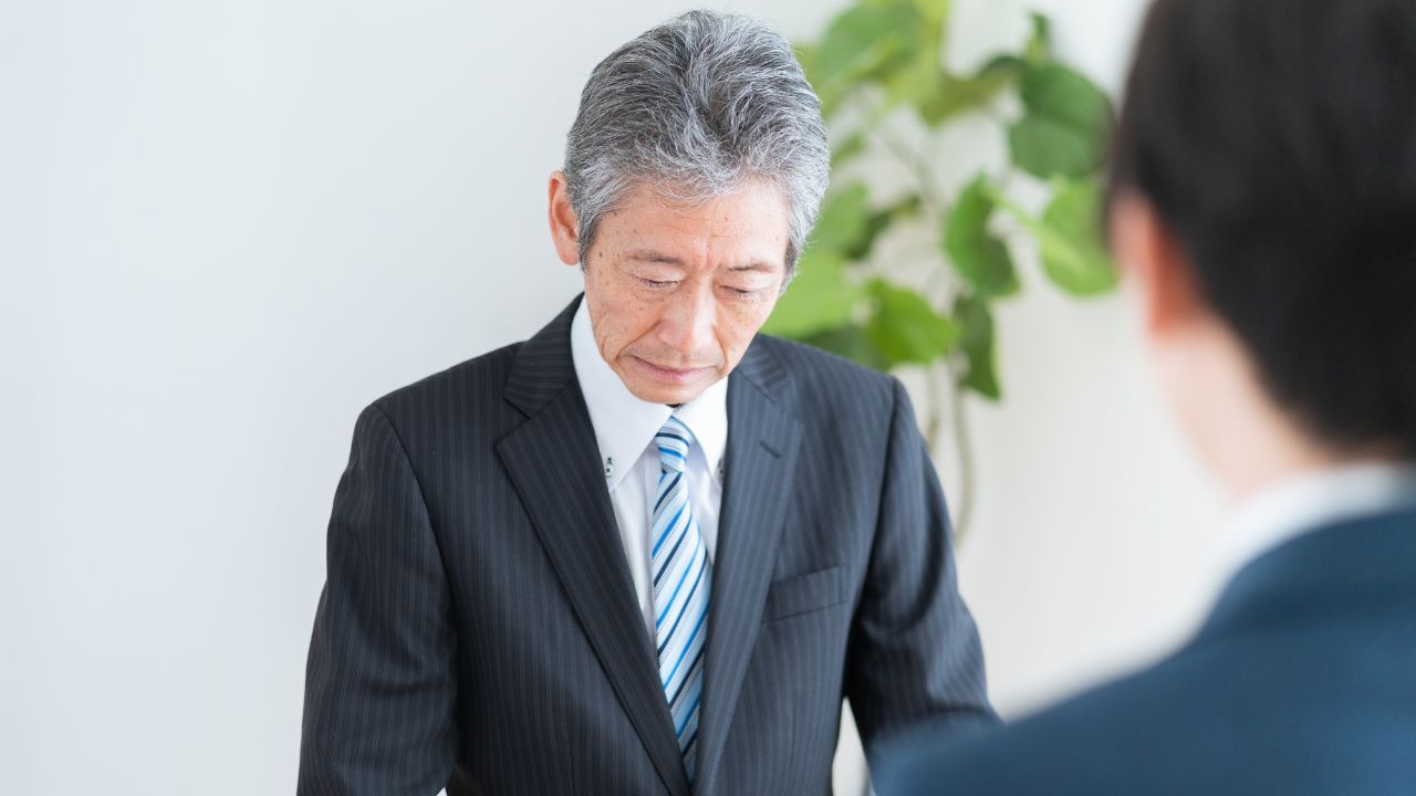 「惨めです…」年収1,200万円・部下30人を率いた元部長、再雇用先で20代社員から「大手から来たのに使えない」と陰口を叩かれる毎日
