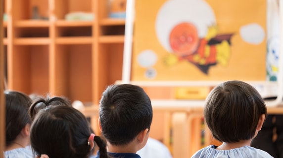 「子どもが泣き止む」だけじゃない…50代以上男性は知らない!? アンパンマンが〈日本の育児インフラ〉になったワケ