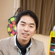 2歳児の人助け、動機は「褒められたいから」ではない!親切心の意外な成長過程