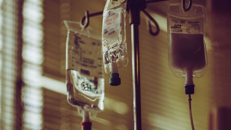 約1時間説得した結果、入院が決まった（画像はイメージです／PIXTA）