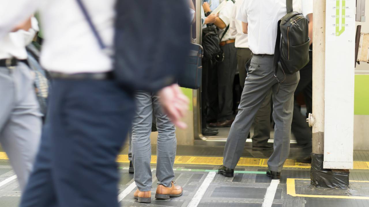 痴漢冤罪 というビジネスマンの悪夢 取るべき対応策は 富裕層向け資産防衛メディア 幻冬舎ゴールドオンライン