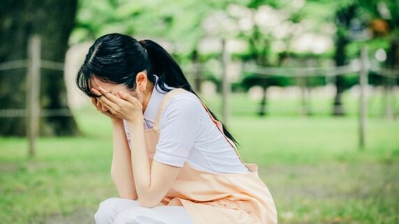 「心が押し潰されました」手に職をつけるため介護士になった月収23万円・28歳女性…入社1週間、有料老人ホームの“裏側”で目撃した〈踏みにじられる瞬間〉【FPが解説】