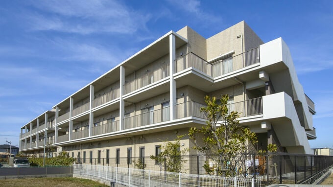 寝たきりの妻が施設へ…残る夫が選んだ「サ高住」への入居