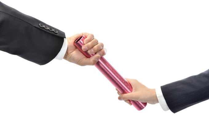 「戦略的な株式移譲」で会社を安定的に引き継ぐ方法