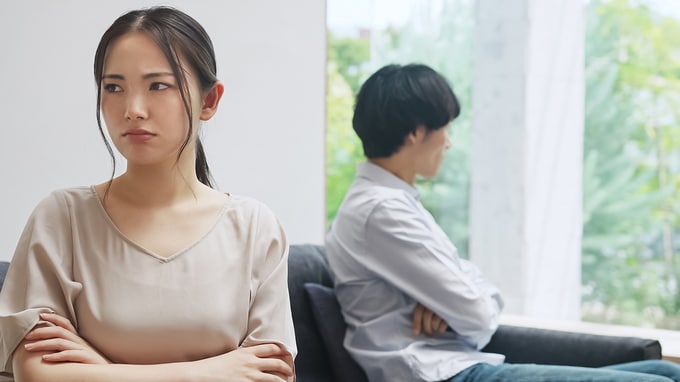 駐妻になれるんだよ？商社マン夫の言葉にカチン！〈年収600万円・32歳共働き妻〉がシンガポール駐在への帯同を断ったワケ