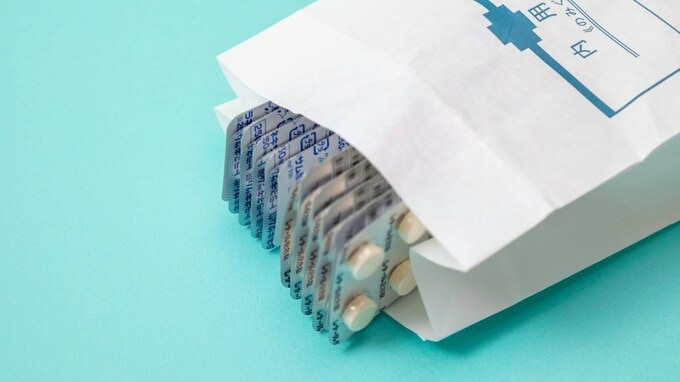 知られざる「薬局業界」事情…日本の処方薬が「紙袋に入れて渡される」ワケ