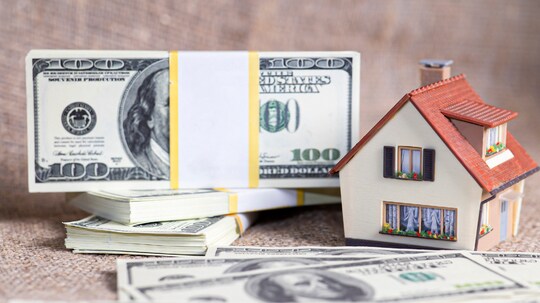 内需とドルによって支えられている（画像はイメージです／PIXTA）