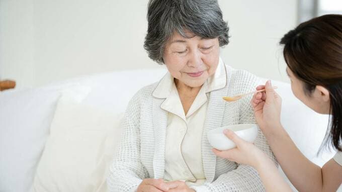 年金14万円・80代の姑、やっと「老人ホーム」へ…50代の嫁〈やれやれだわ〉誰にもいえない胸の内