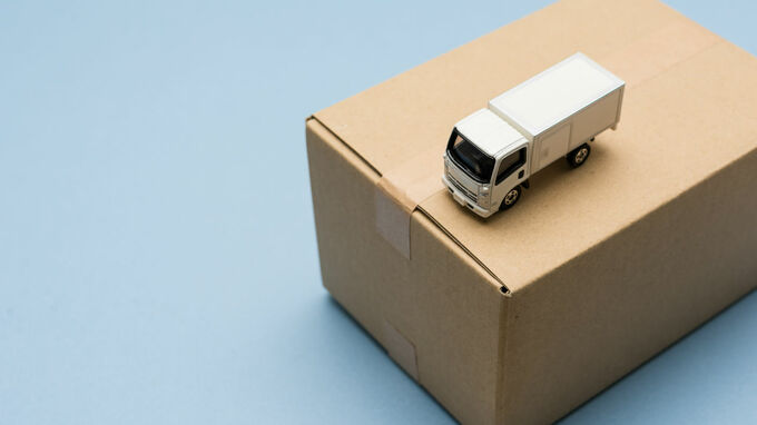 パワハラも…トラックドライバー業界の「高齢化」が深刻なワケ