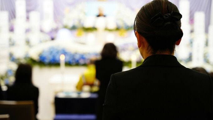 虐げられた子ども時代でした…疎遠な母から届いた父の訃報に、40代女性が取った「最終手段」