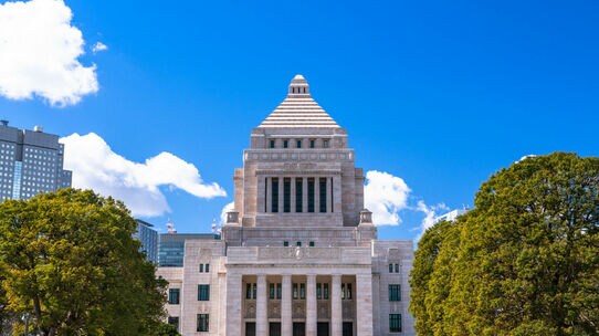 「菅総理の辞任表明」でバブル後高値を更新した日本株…上昇機運はいつまで続くのか【国際金融アナリストが解説】