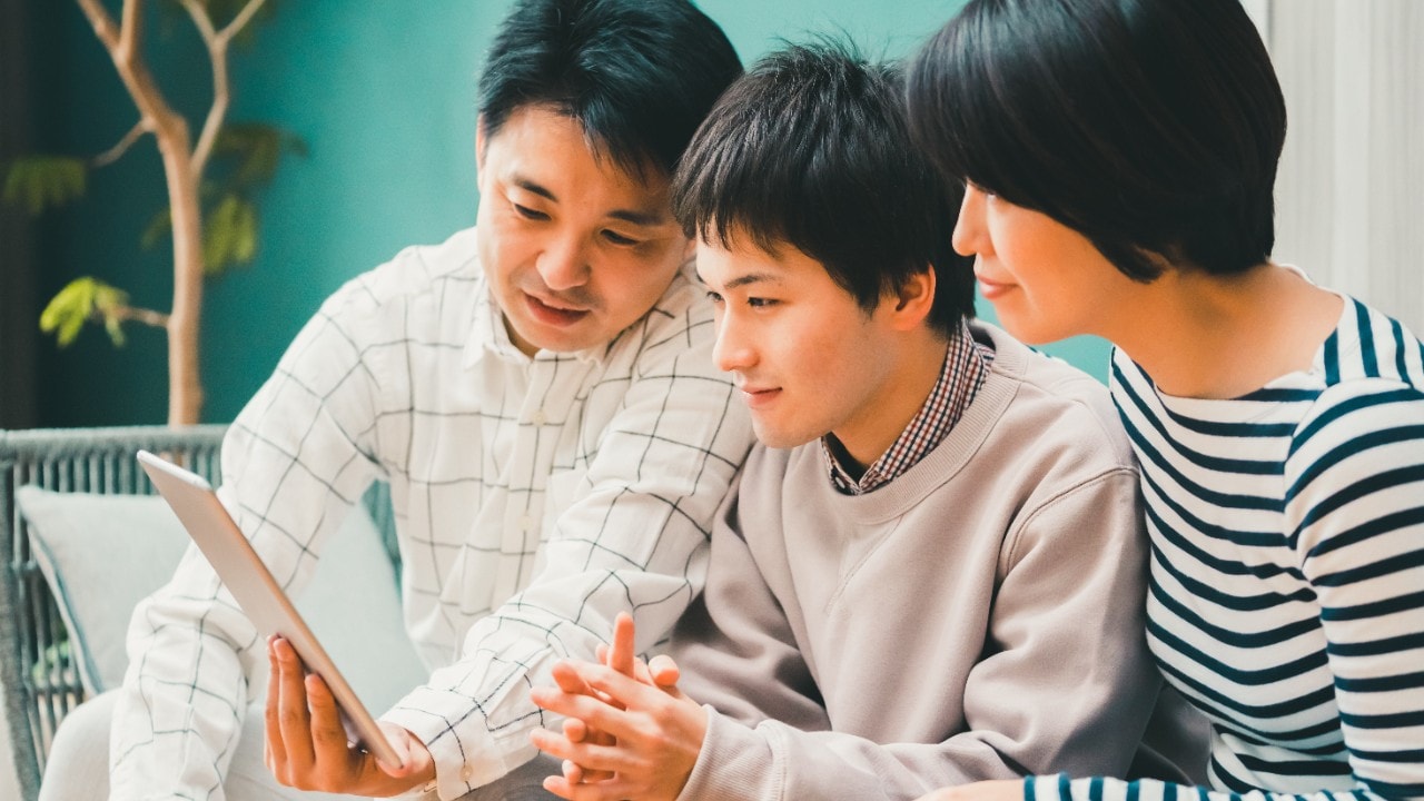 「ウチにはお金の余裕なんてない」22歳娘は〈奨学金480万円〉の返済を覚悟も…大学卒業直前、父からの「まさかの告白」に涙したワケ